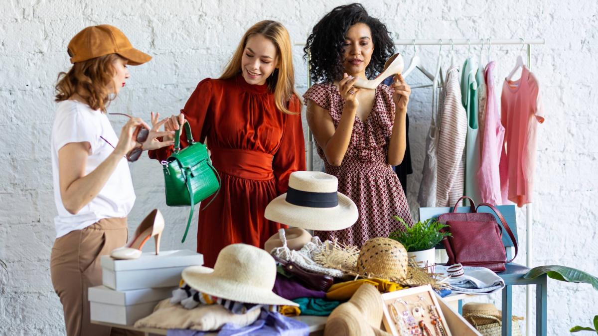 ¿Cómo vender ropa en línea? Guía básica para empezar tu negocio desde casa