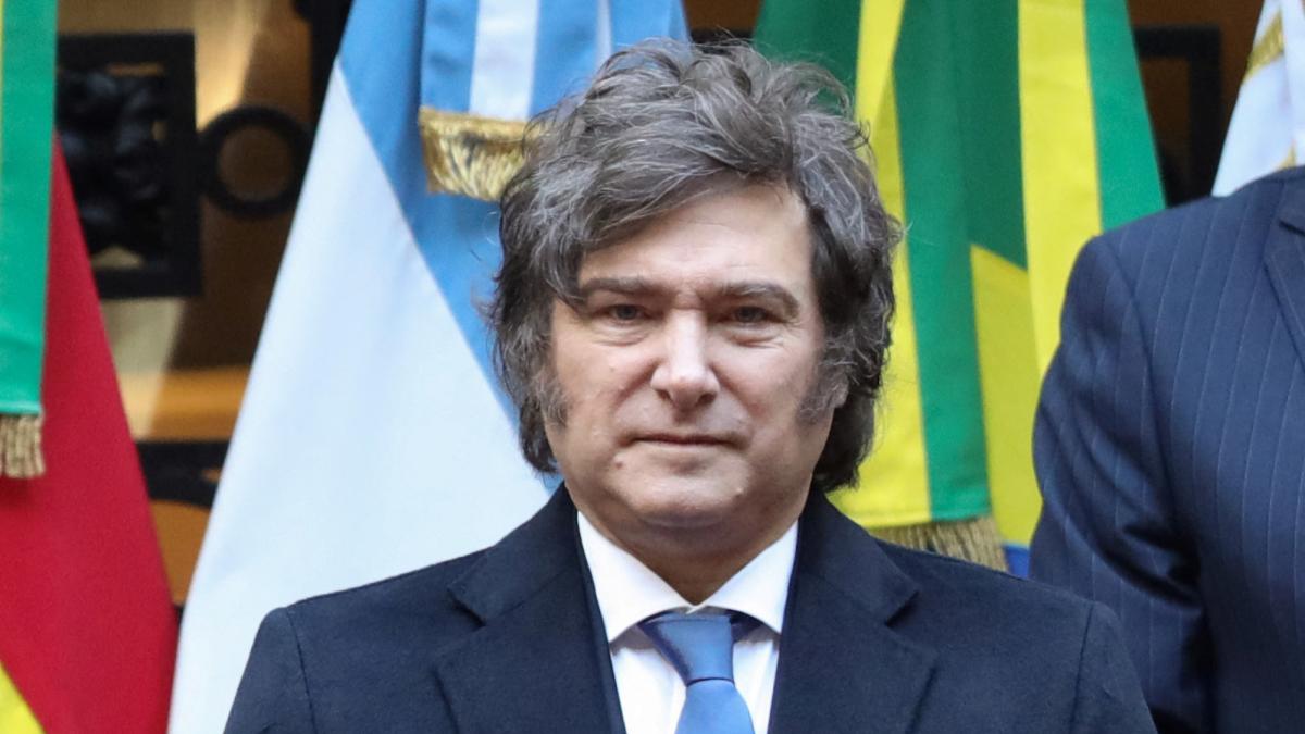 Gobierno de Milei advierte a periodistas sobre "riesgo" de cubrir protestas por reforma laboral