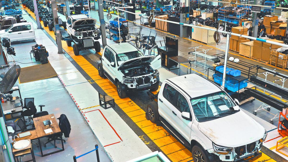 México no logra superar meta de 4 millones de autos en 2025 por culpa de los aranceles de Trump