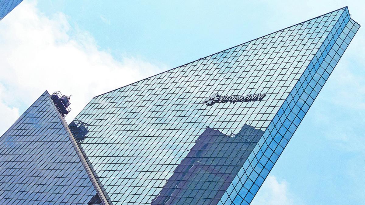 Esentia debuta en BMV a un precio por debajo de rango