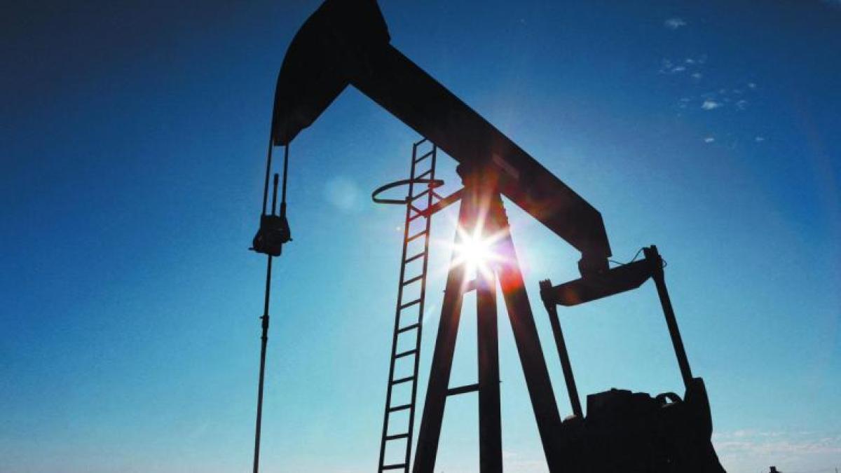 Precios del petróleo caen más de 11% con la esperanza de una inyección de barriles al mercado