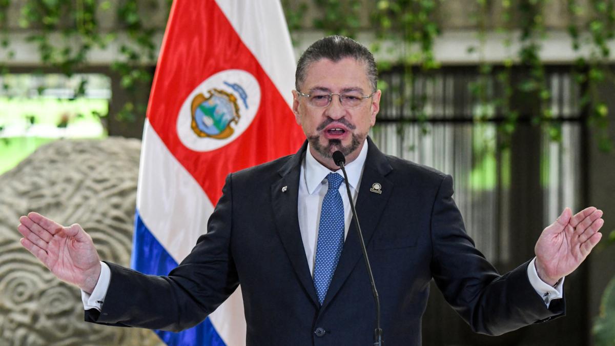 Costa Rica cierra embajada en La Habana y pide a Cuba retirar personal diplomático de su territorio