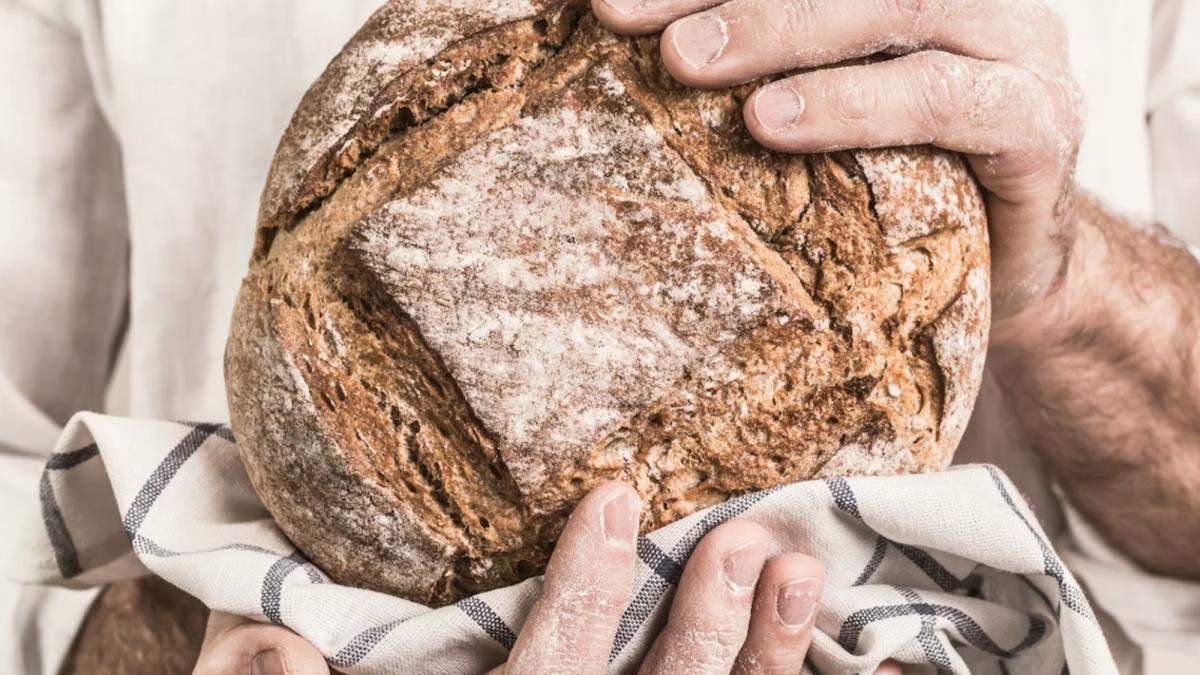 Pan congelado y tostado, el truco que puede disminuir el impacto de la glucosa