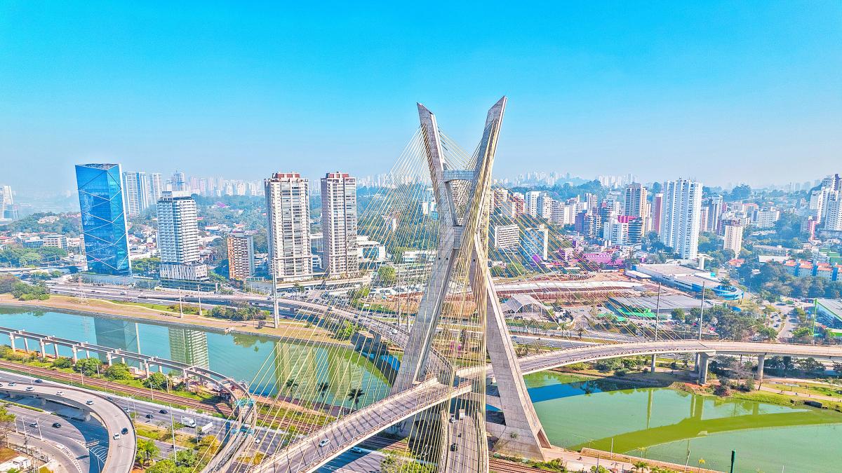 Brasil elimina impuesto al diésel y grava exportaciones de crudo