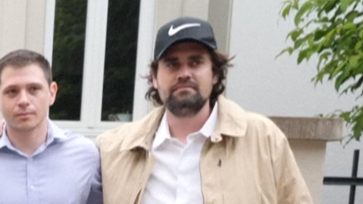 Hijo de Rob Reiner arrestado por homicidio tras muerte de su padre y su madre