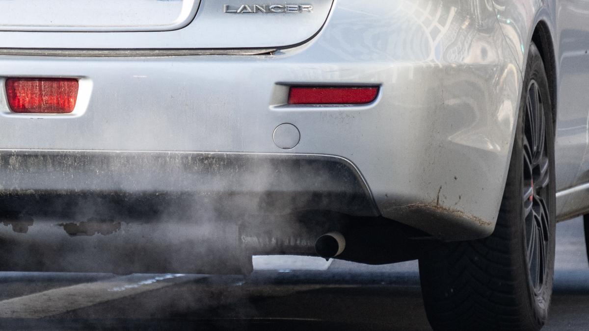 La UE renuncia a plan para prohibir la venta de autos de gasolina y diésel a partir del 2035