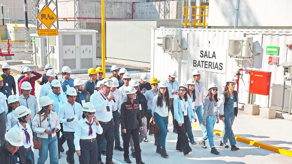 Sheinbaum inaugura central de ciclo combinado El Sauz II en Querétaro