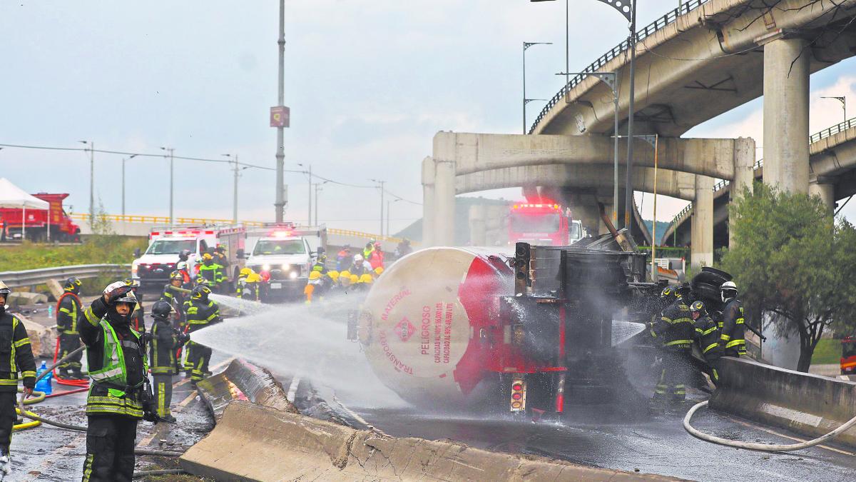 Logran 143 acuerdos reparatorios por explosión de pipa