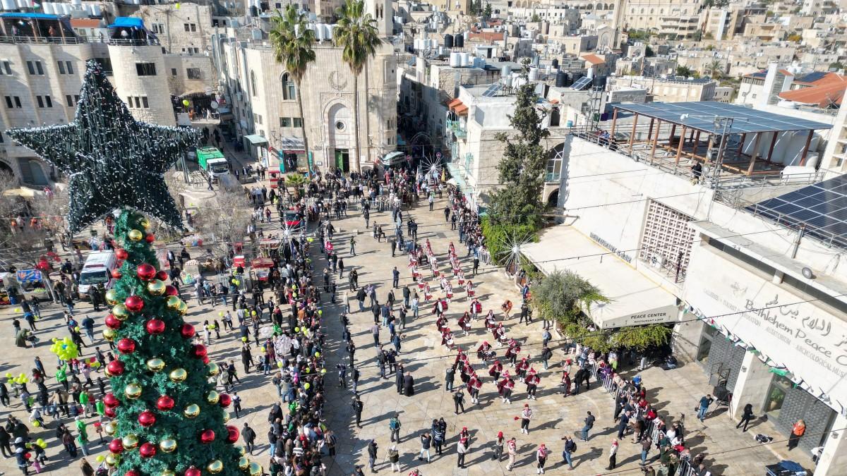 Belén vuelve a celebrar la Navidad con alegría tras tregua en la Franja de Gaza