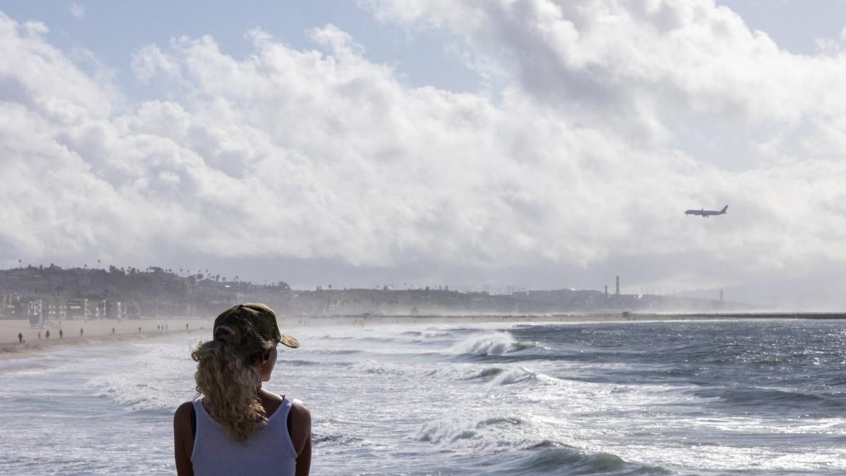 Intensas lluvias e inundaciones repentinas golpean el sur de California
