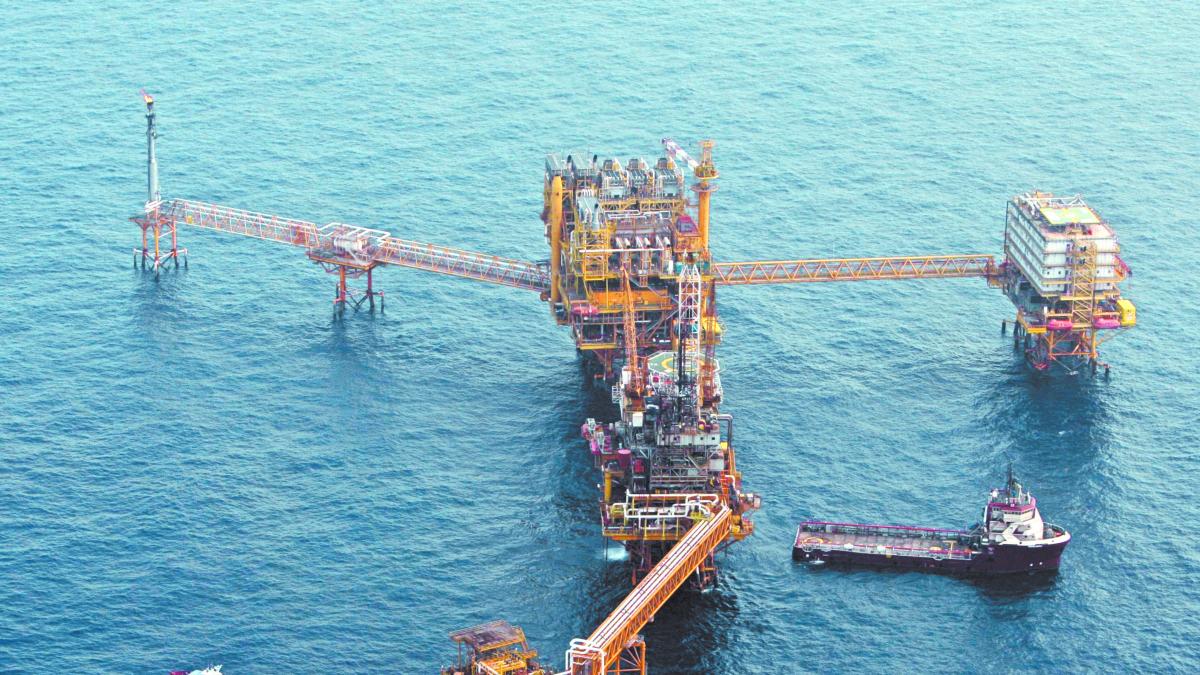 Exportación de crudo hila dos años a la baja