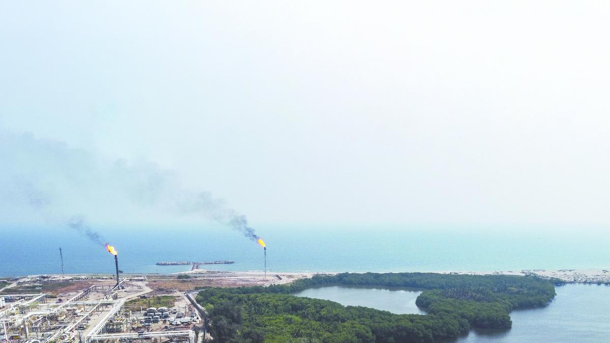 Petróleos mexicanos absorbería el incremento del IEPS: especialista