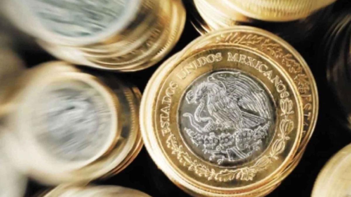 Peso se aprecia levemente en la primera sesión de 2026