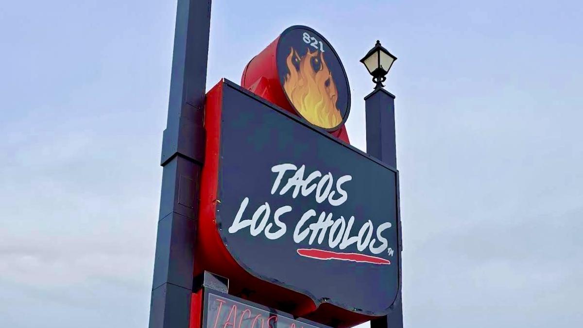Tacos Los Cholos: La historia del taco al carbón que redefinió la comida mexicana en California