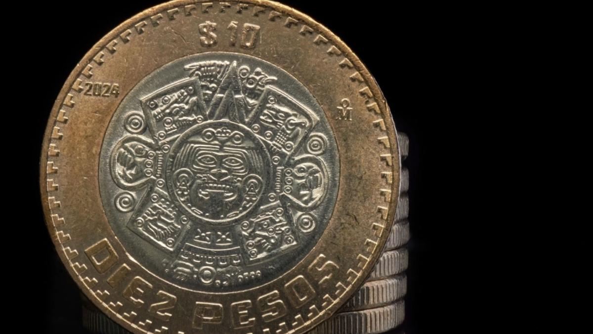 Peso se aprecia y busca bajar de 17.80 por dólar