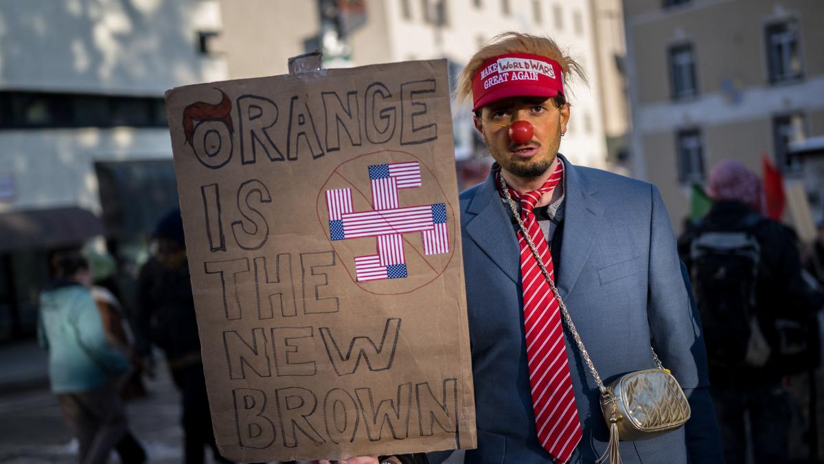 Manifestantes protestaron en Davos contra el Foro Económico Mundial y Trump