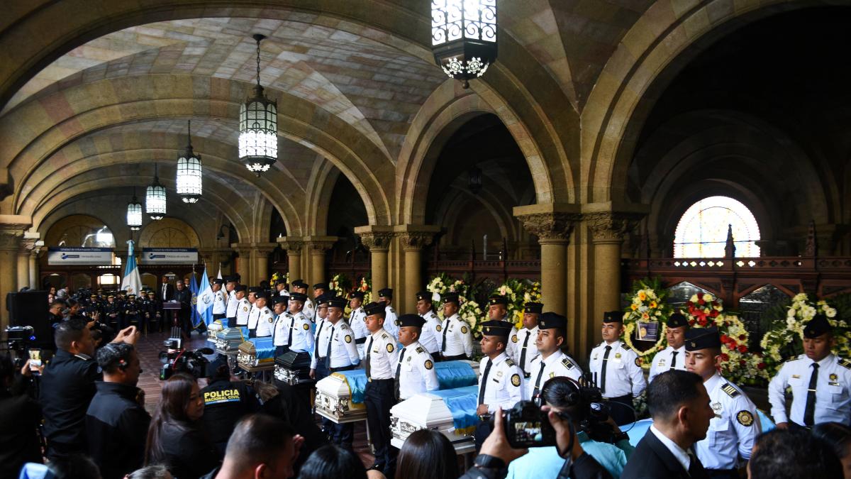 Van 9 policías muertos tras ataques de pandilleros en Guatemala