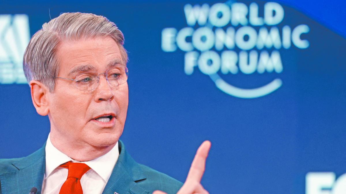 Bessent se retracta por decir que los aranceles podrían ser inflacionarios