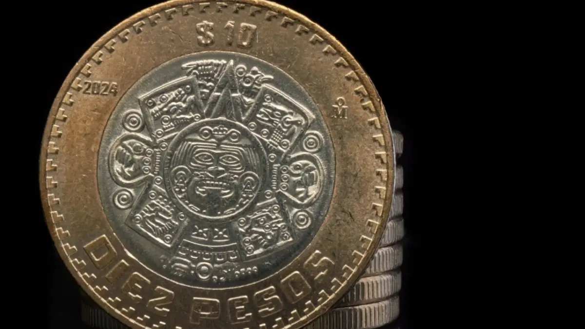 Peso rompe 17.50 por dólar y toca su mejor nivel en 18 meses