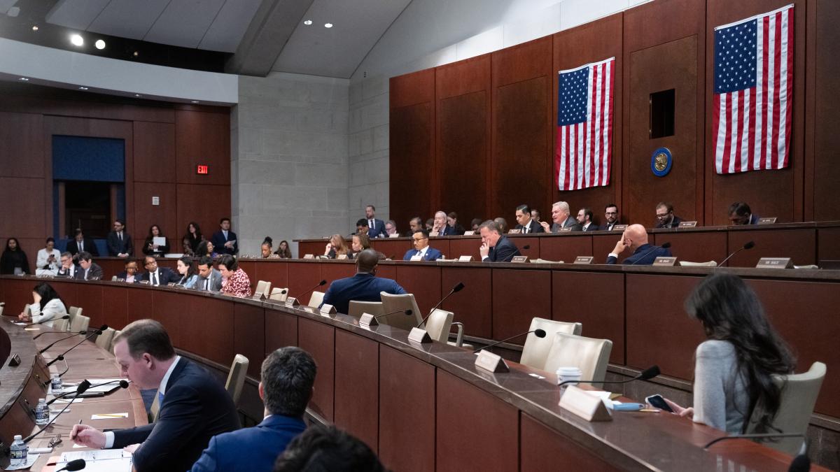 Comité legislativo de Estados Unidos lanza proceso contra los Clinton por caso Epstein