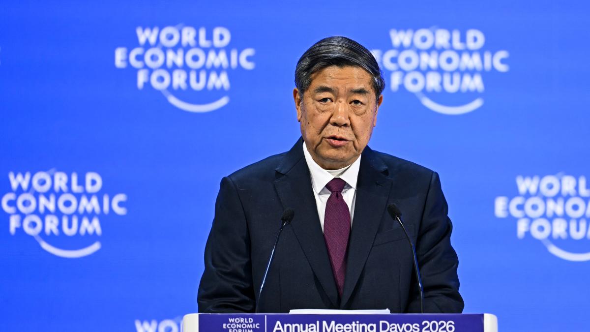 China baja el perfil en Davos para ganar terreno a EU en la carrera por inversiones occidentales