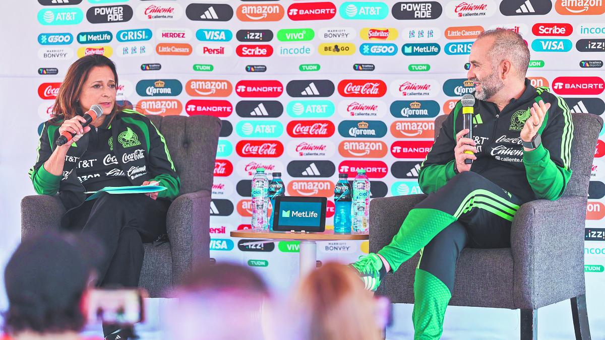 Brasil y México ensayan como rivales a un año del Mundial