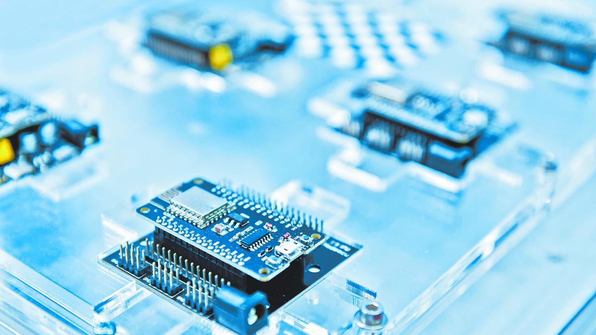 AMD perdió 68,247 millones de dólares; tecnológicas intensifican su caída