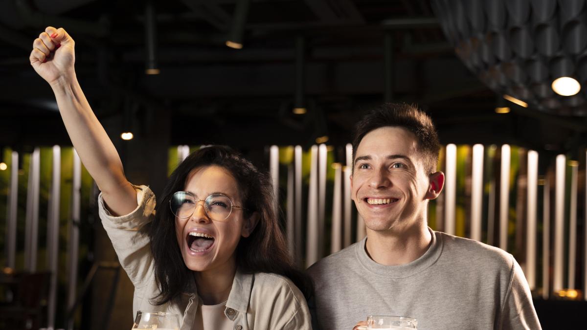 Dónde ver el Super Bowl 2026: rooftops y sports bars donde el juego también se come