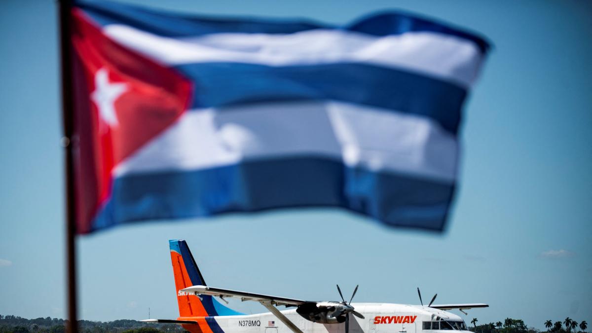 Cuba se queda sin combustible para aviones; Díaz-Canel agradece a México por envío de ayuda
