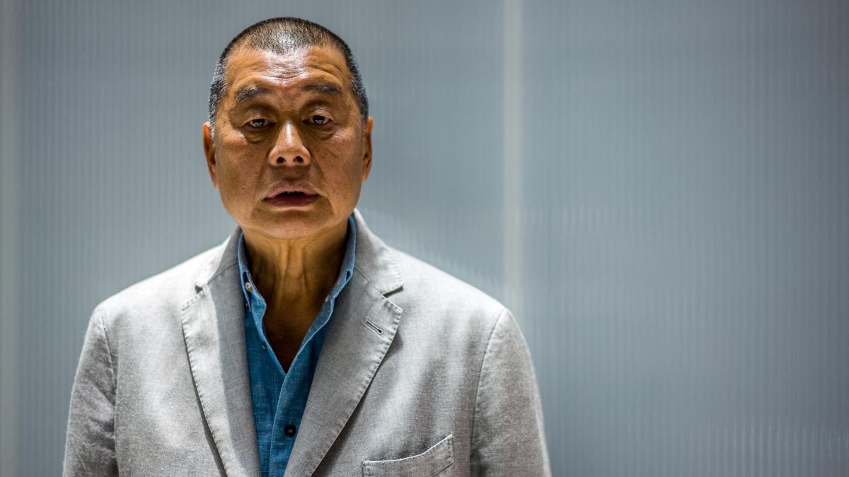 Hong Kong condena a 20 años de prisión al magnate y activista prodemocracia Jimmy Lai