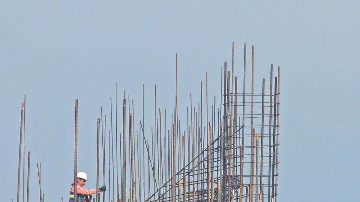 Precios a productores avanzaron 1.49% anual; presiones continúan suavizándose