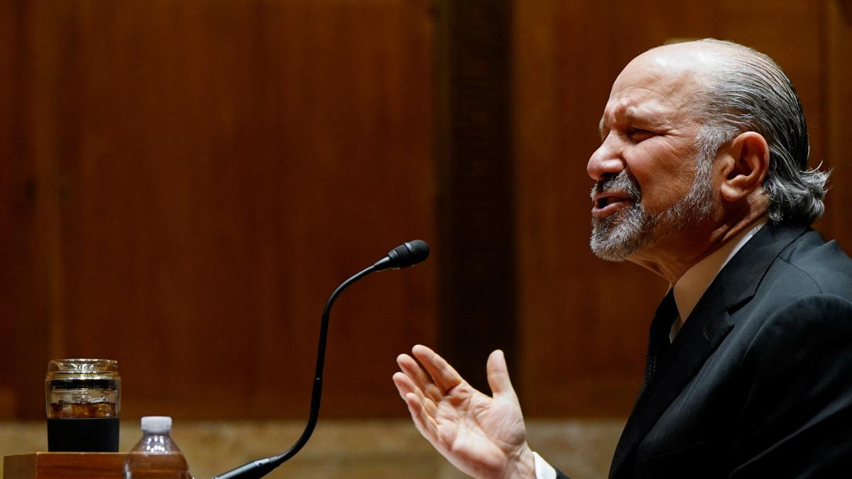 Howard Lutnick, secretario de Comercio de EU, reconoce visita a isla de  Epstein