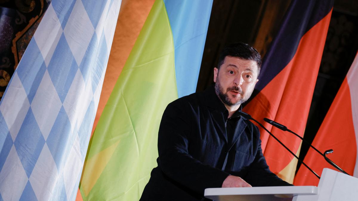 Putin es "un esclavo de la guerra", afirma Zelenski