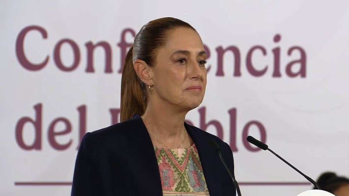 Sheinbaum defiende la Nueva Escuela Mexicana y reconoce labor de Marx Arriaga