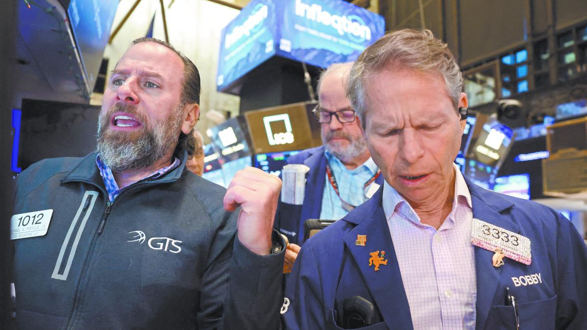 Wall Street finaliza con ganancias por acciones de tecnológicas