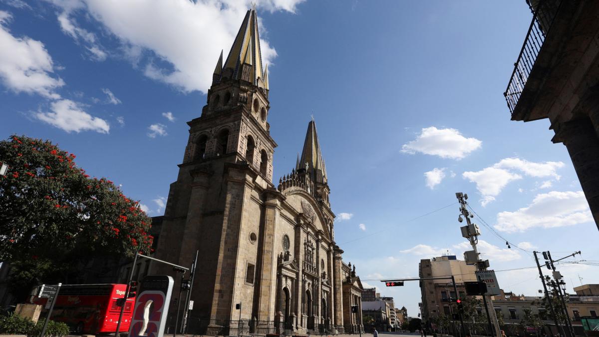 Actividades económicas serán reactivadas este martes en Jalisco: Lemus