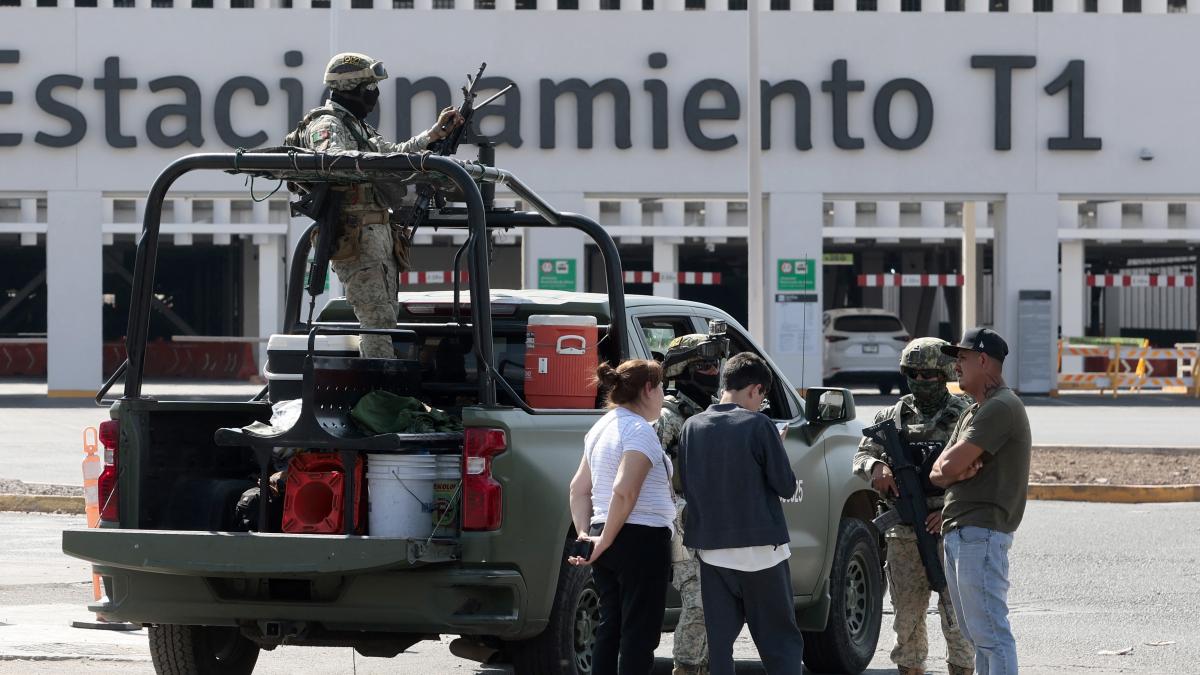 Aeroméxico se desplomó más de 10% en dos jornadas por violencia tras muerte de "El Mencho"