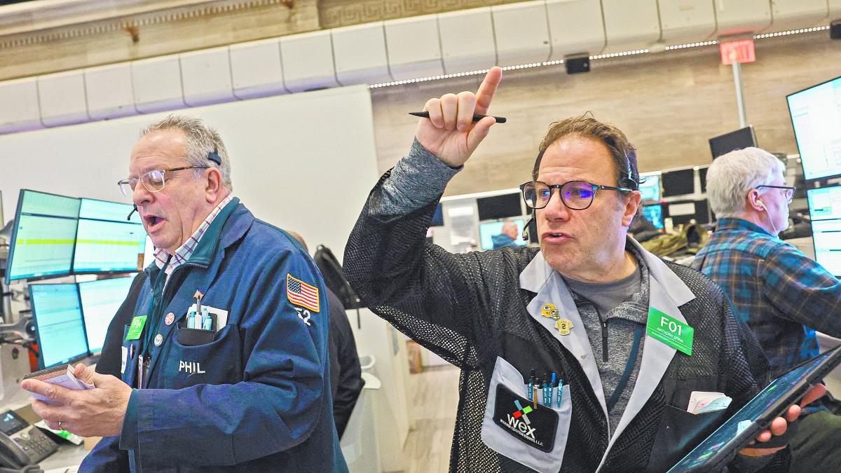 Wall Street repunta impulsado por las tecnológicas