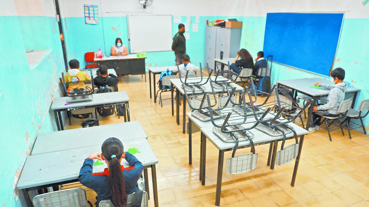 Reanudan las clases en Jalisco; aulas semivacías