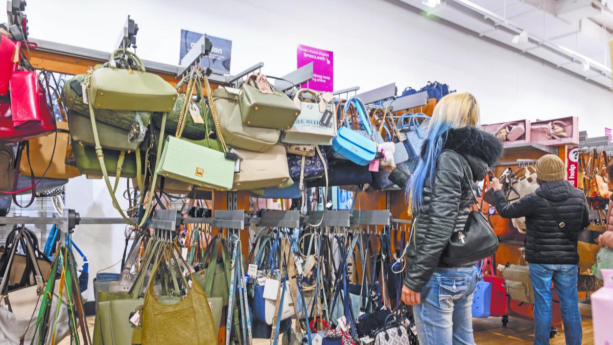 “Incertidumbre económica pesa sobre consumidores estadounidenses”