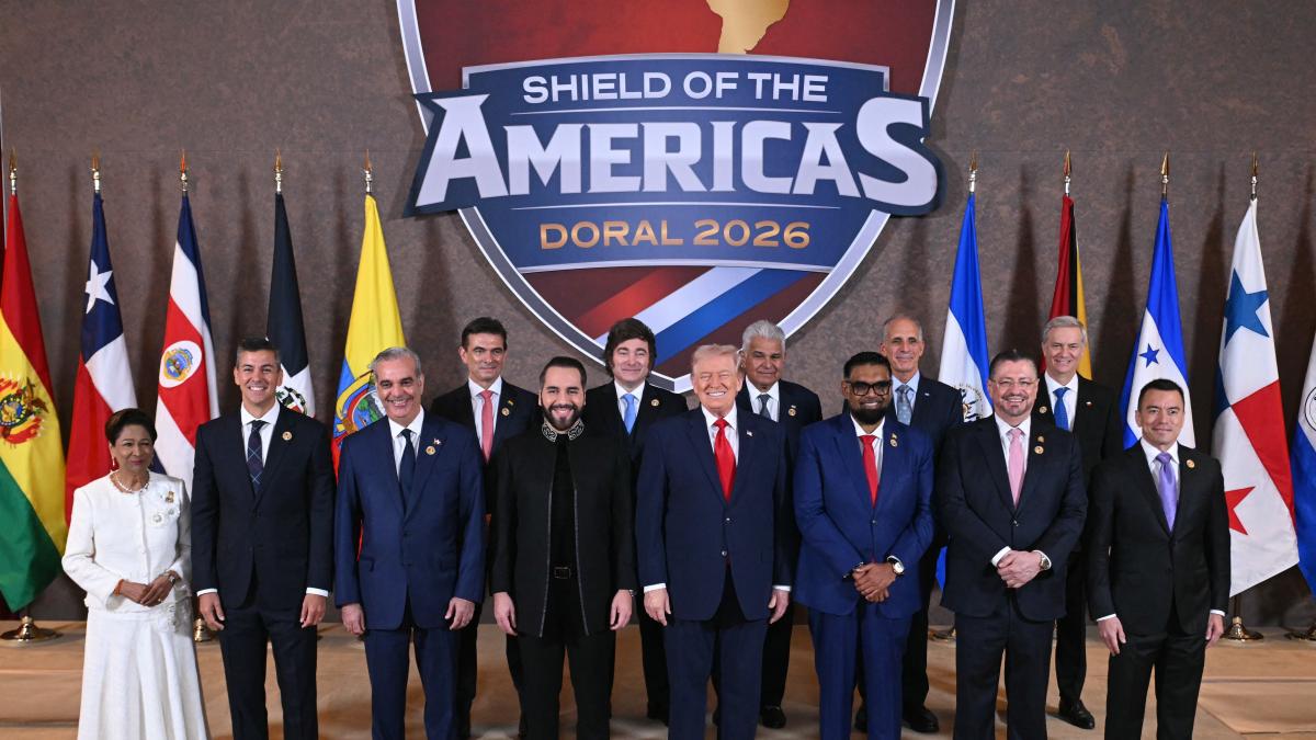 Trump anuncia alianza de 17 países americanos para "destruir" a cárteles