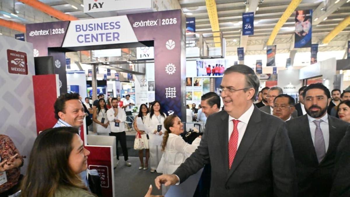 Industria farmacéutica, con la mira en Puebla para invertir en polo de desarrollo: Ebrard