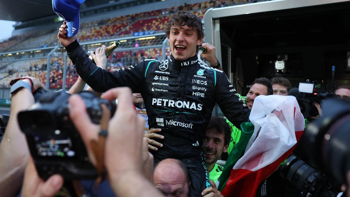 Antonelli logra su primera victoria en la F1, liderando doblete de Mercedes en China