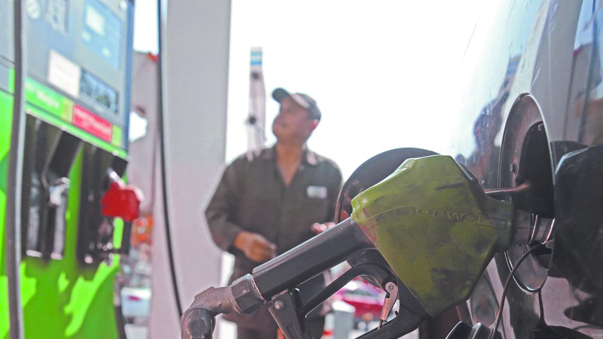 Gasolina y diésel en México y EU siguen al alza