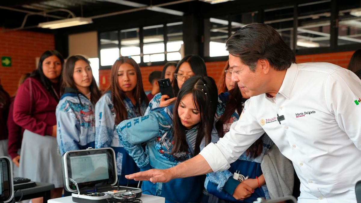 En abril, más de 12.8 millones de estudiantes recibirán su Beca para el Bienestar, informa Mario Delgado