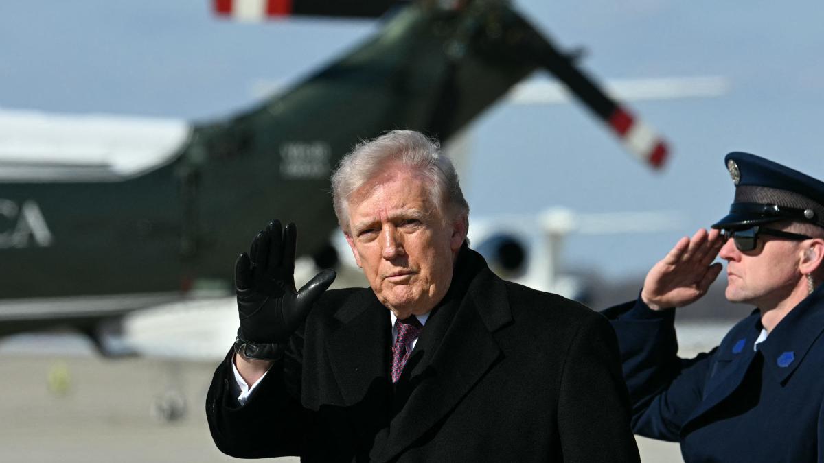 Trump asiste a repatriación de restos de 6 estadounidenses muertos en guerra con Irán