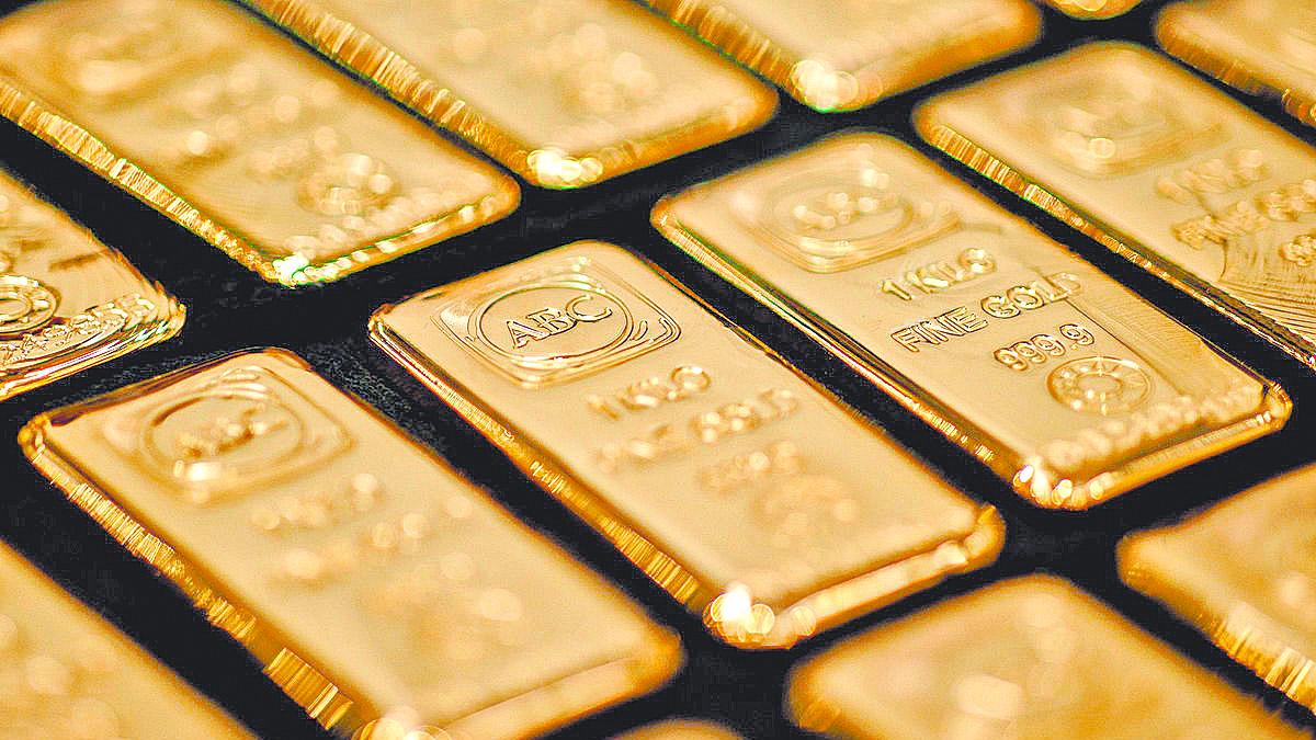 Oro retrocede 8.70% en lo que va de marzo