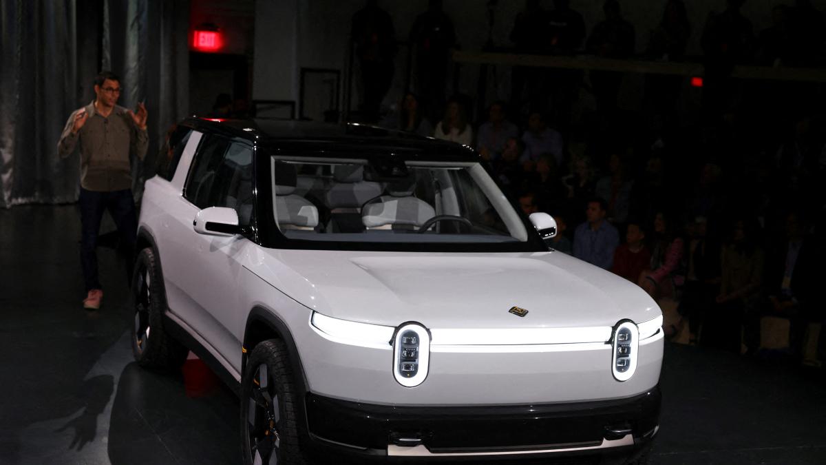 Uber planea comprar hasta 50,000 robotaxis de Rivian para 2030