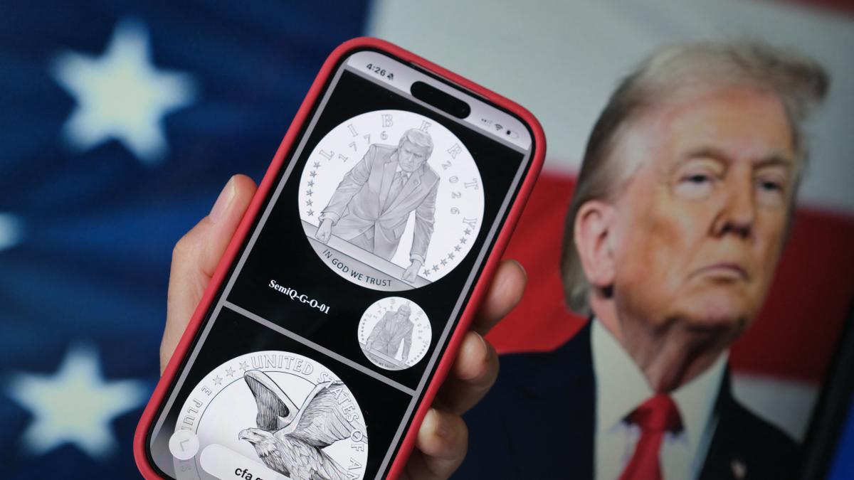 Aprueban moneda de oro de Donald Trump para el 250 aniversario de Estados Unidos