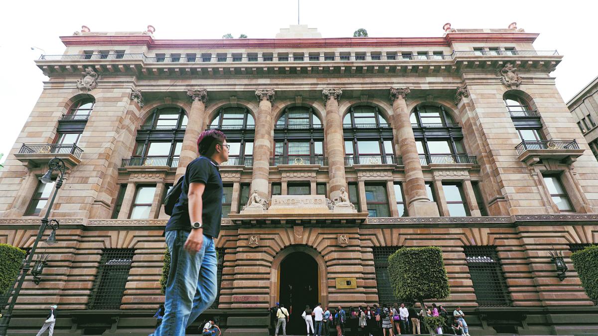 Especialistas disminuyen pronóstico de inflación a 4.20% para 2026: Encuesta Banxico
